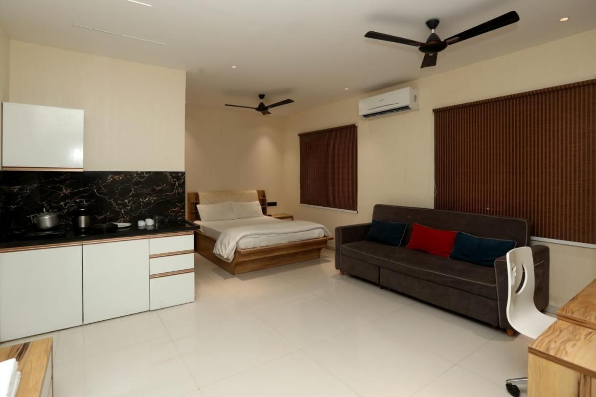 Stay10 Luxury Service Apartment Indore Esterno foto