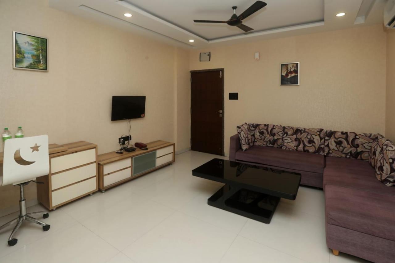 Stay10 Luxury Service Apartment Indore Esterno foto