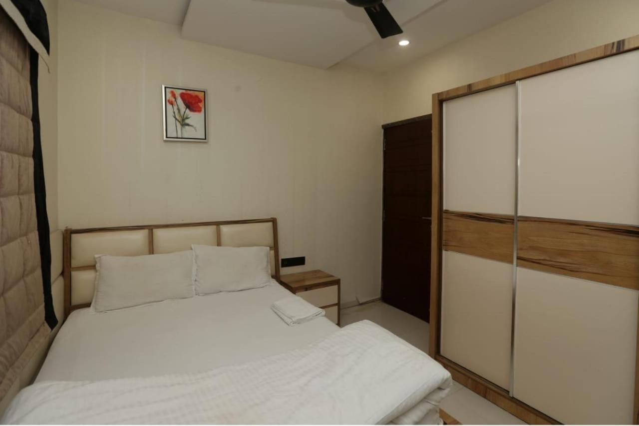 Stay10 Luxury Service Apartment Indore Esterno foto