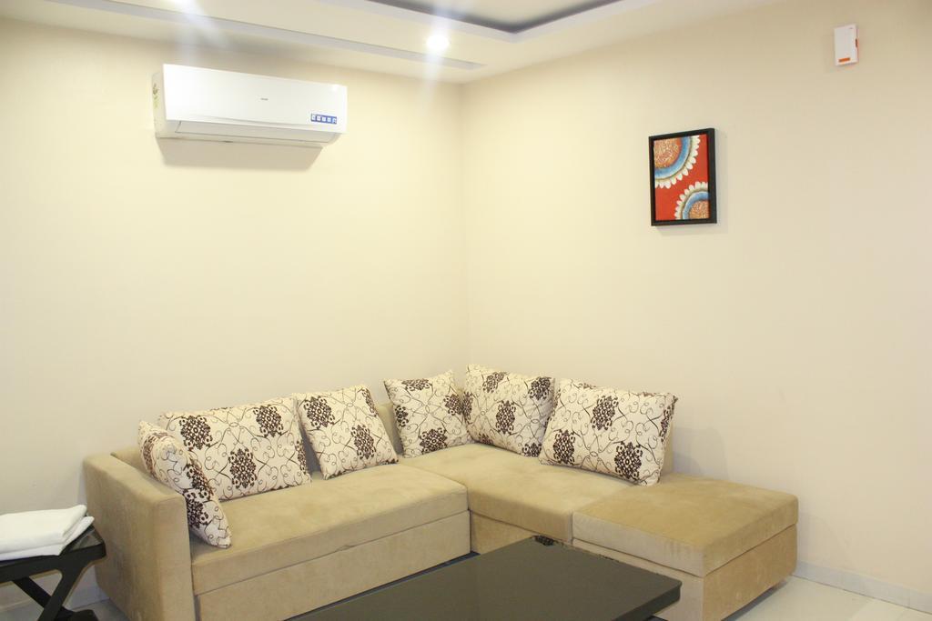 Stay10 Luxury Service Apartment Indore Esterno foto