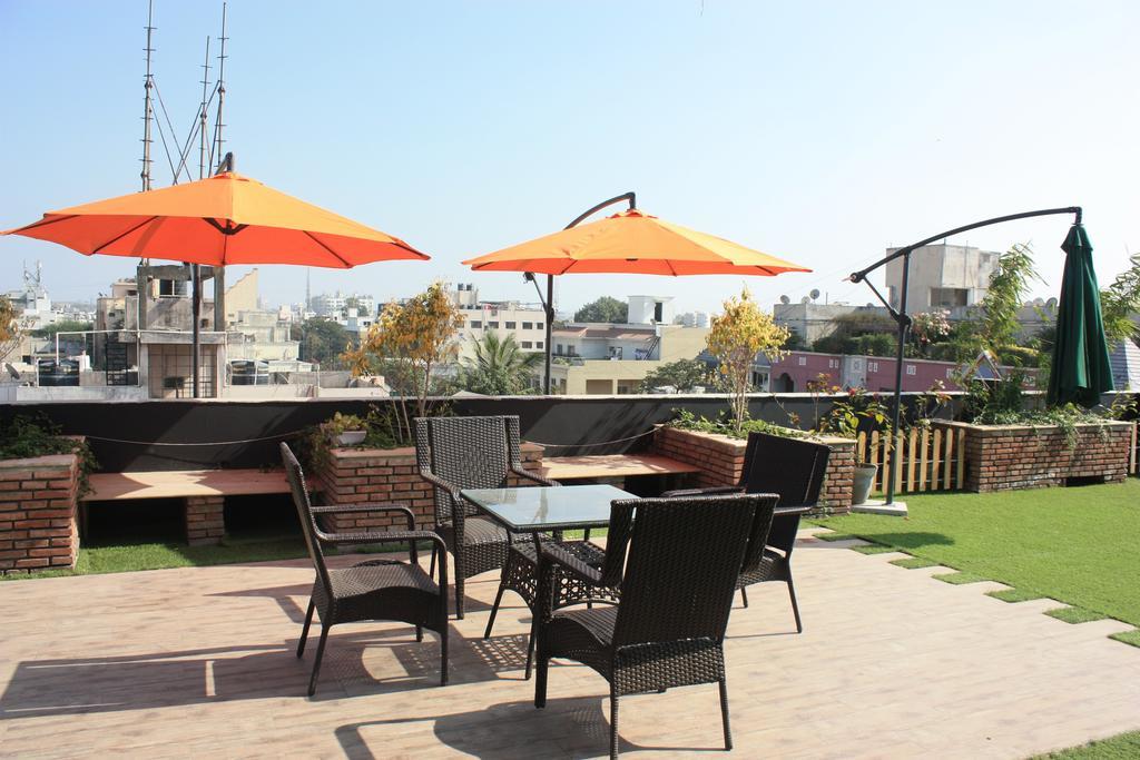 Stay10 Luxury Service Apartment Indore Esterno foto