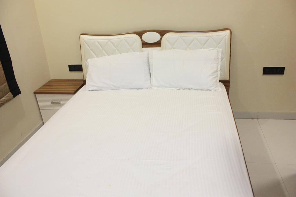 Stay10 Luxury Service Apartment Indore Esterno foto